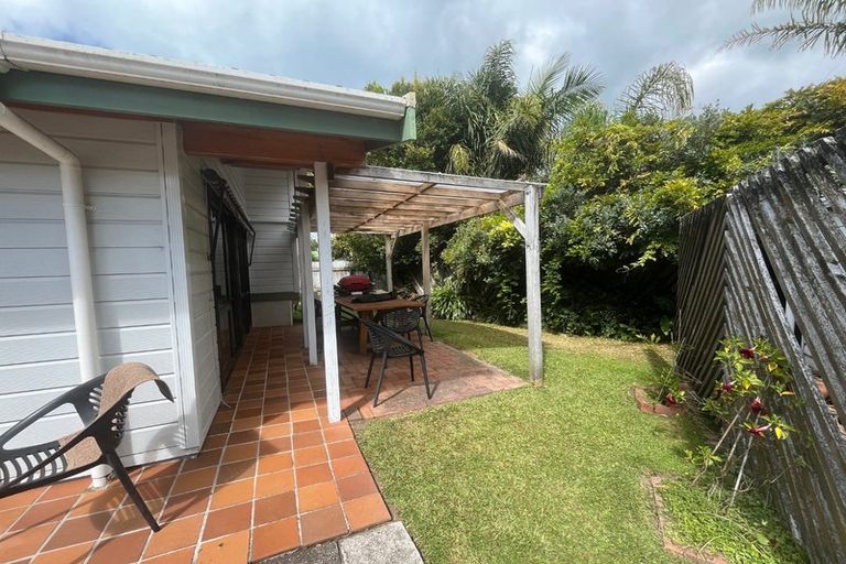 Photo of property in 2/27 Motuora Road, Manly, Whangaparaoa, 0930