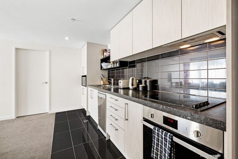 Photo of property in Nouvo Apartments, 2/21c Rugby Street, Mount Cook, Wellington, 6021
