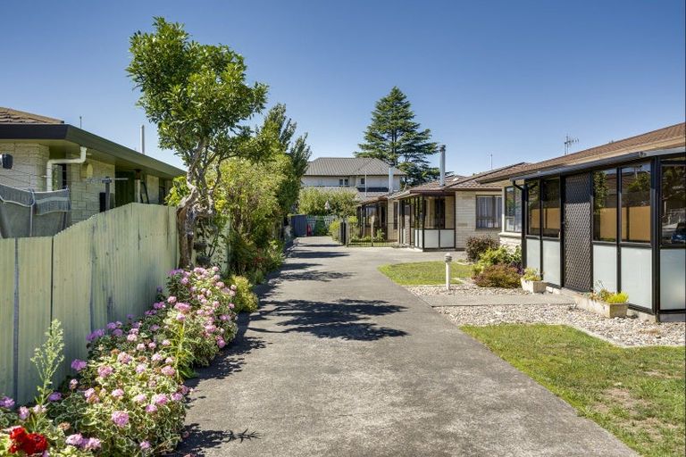 Photo of property in 2/403 Avenue Road West, Hastings, 4122