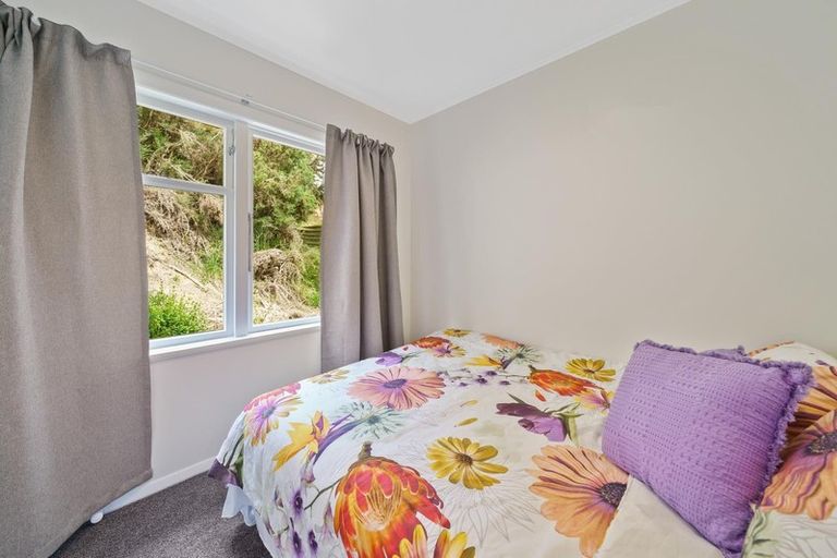 Photo of property in 74 Hampshire Street, Cannons Creek, Porirua, 5024