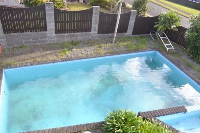 Photo of property in 16 Tiverton Crescent, Whalers Gate, New Plymouth, 4310