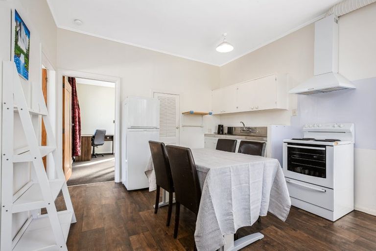 Photo of property in 2/199 Newlands Road, Newlands, Wellington, 6037