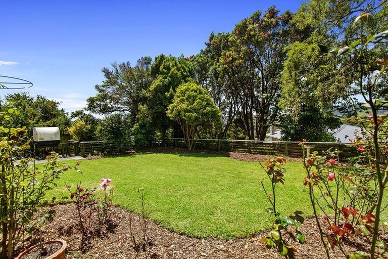 Photo of property in 64 Oriel Avenue, Tawa, Wellington, 5028