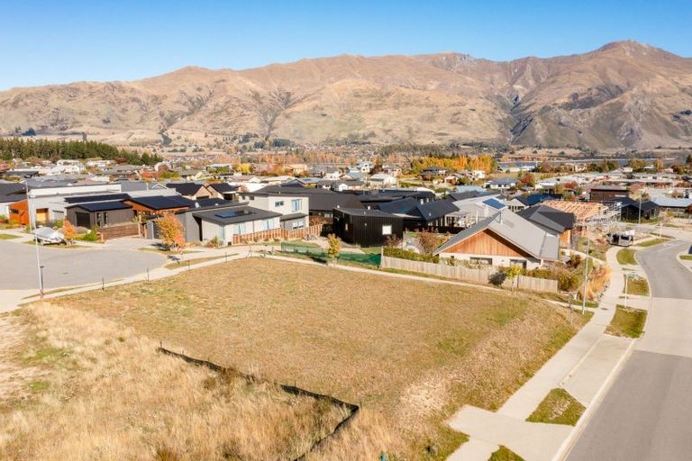 Photo of property in 23 The Heights Avenue, Wanaka, 9305