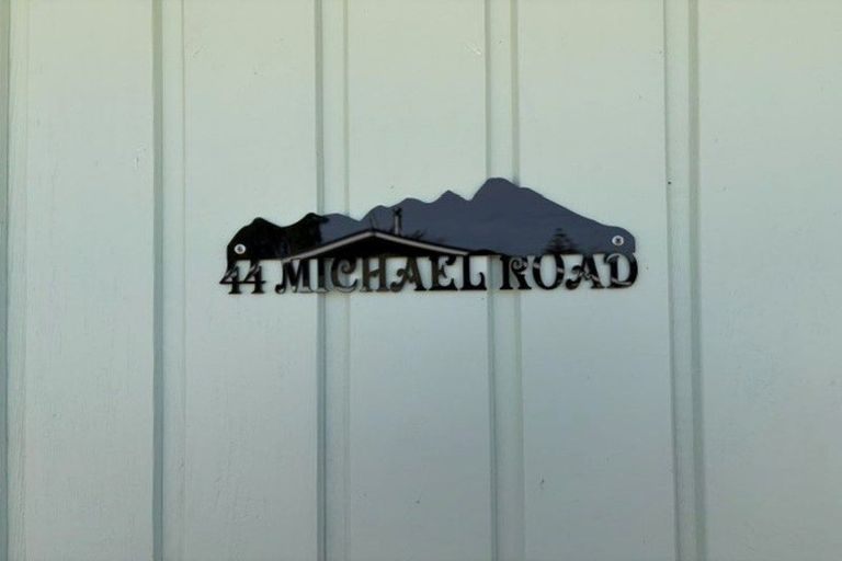 Photo of property in 44 Michael Road, Paraparaumu Beach, Paraparaumu, 5032