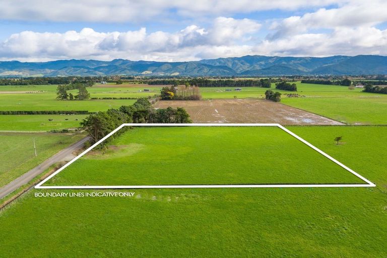 Photo of property in 49 Duddings Line, Tauwharenikau, Tauherenikau, 5771