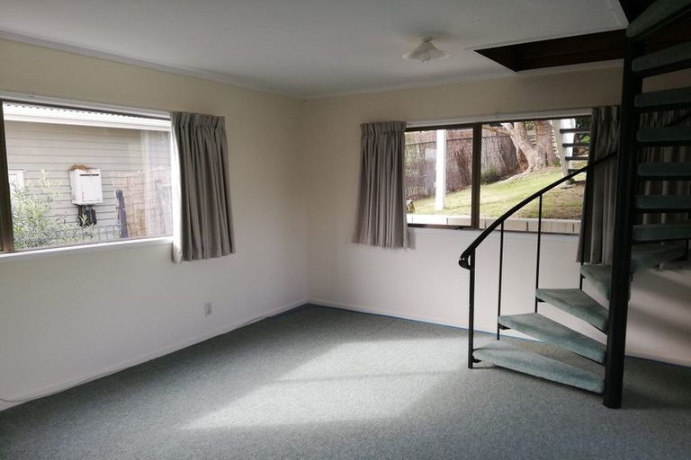 Photo of property in 67 De Luen Avenue, Tindalls Beach, Whangaparaoa, 0930