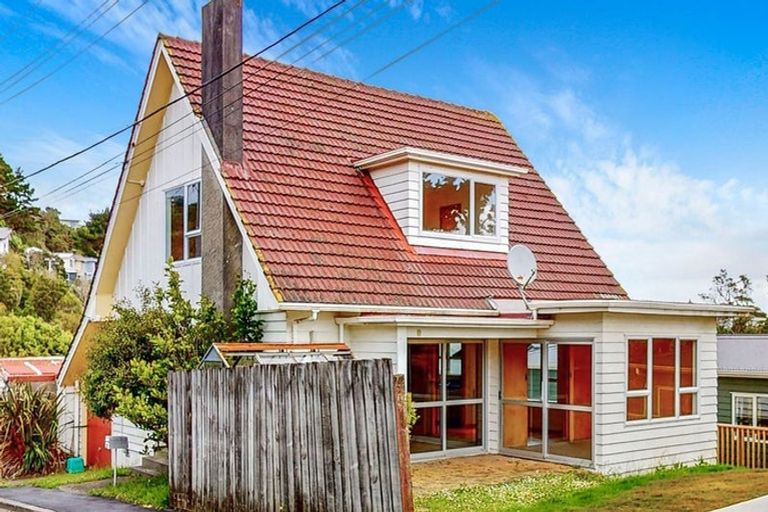 Photo of property in 3 Dunmail Way, Newlands, Wellington, 6037