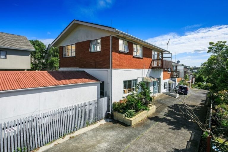 Photo of property in 4/205 Onewa Road, Birkenhead, Auckland, 0626