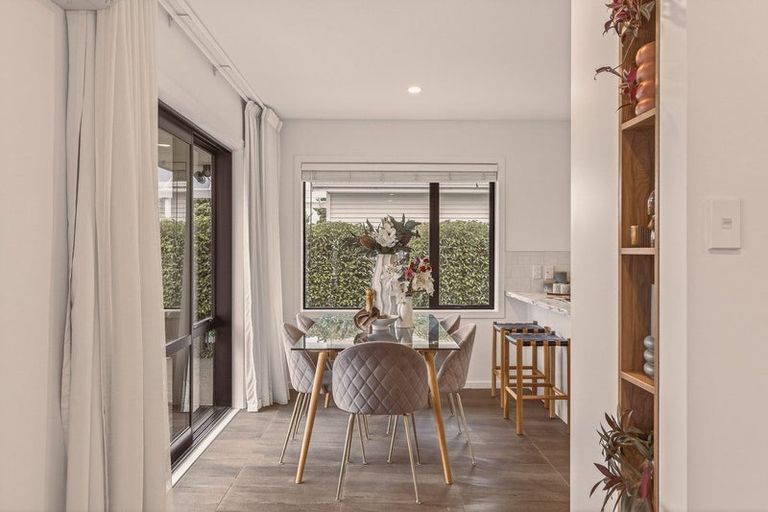 Photo of property in 87 Beachville Road, Redcliffs, Christchurch, 8081