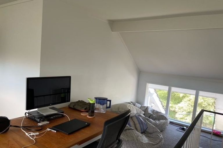 Photo of property in 2/30 Martin Crescent, Northcote, Auckland, 0627