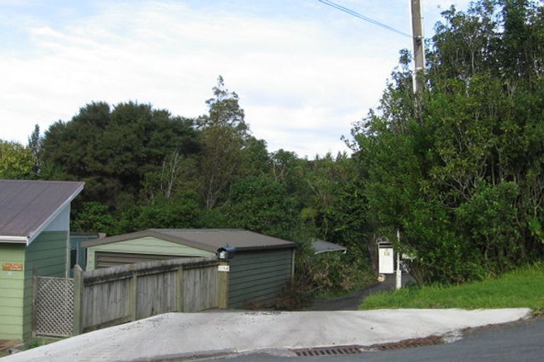 Photo of property in 16 Dalton Road, Snells Beach, 0920