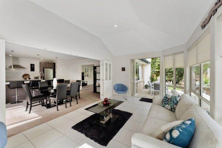 Photo of property in 11 Hoihere Place, Parklands, Christchurch, 8083
