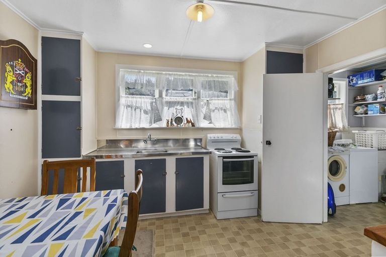 Photo of property in 310 George Street, Stokes Valley, Lower Hutt, 5019