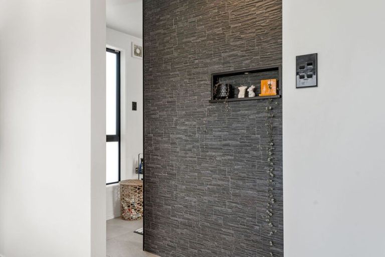 Photo of property in 15d Madison Street, Carterton, 5713