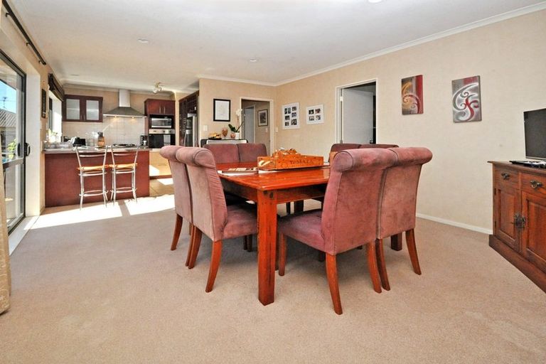 Photo of property in 219 Carnoustie Drive, Wattle Downs, Auckland, 2103