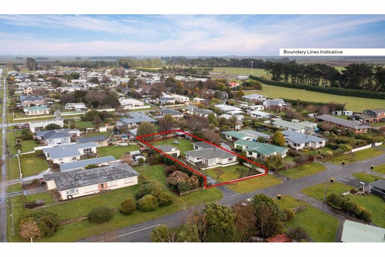 Photo of property in 38 Kirkoswald Street, Wallacetown, 9816