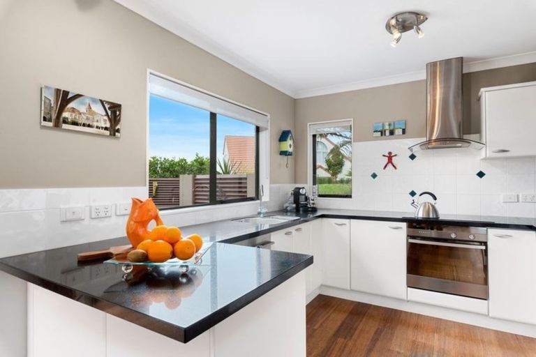 Photo of property in 5 Pigeonwood Lane, Albany, Auckland, 0632