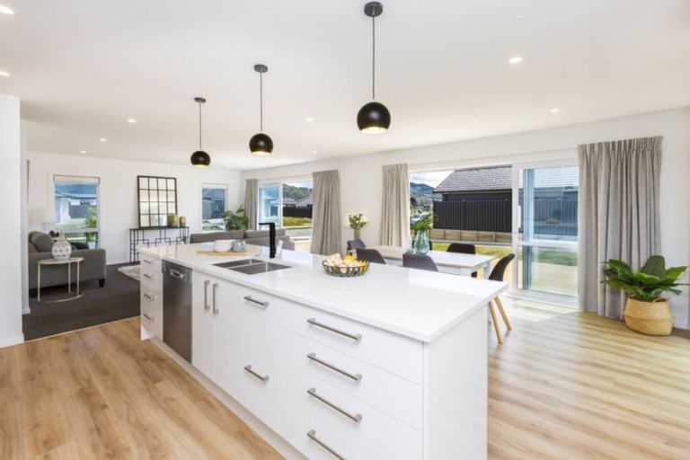 Photo of property in 4 Te Punga Road, Wallaceville, Upper Hutt, 5018