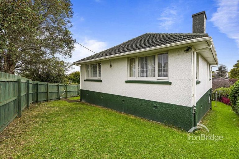 Photo of property in 1/45 Pupuke Road, Birkenhead, Auckland, 0627