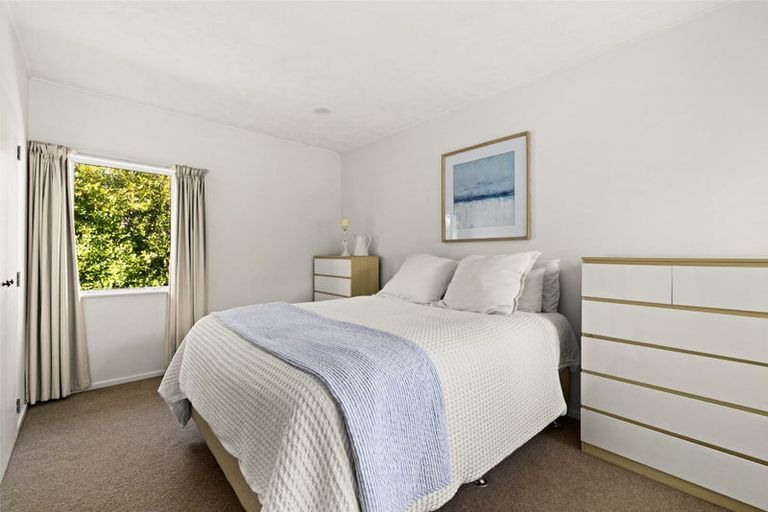 Photo of property in 31 Busby Hill, Havelock North, 4130