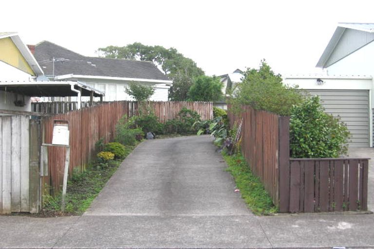 Photo of property in 1/8 Woodvale Road, Glen Eden, Auckland, 0602