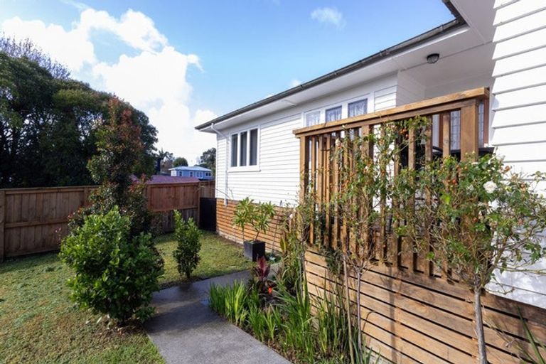 Photo of property in 200a Henderson Valley Road, Henderson, Auckland, 0612