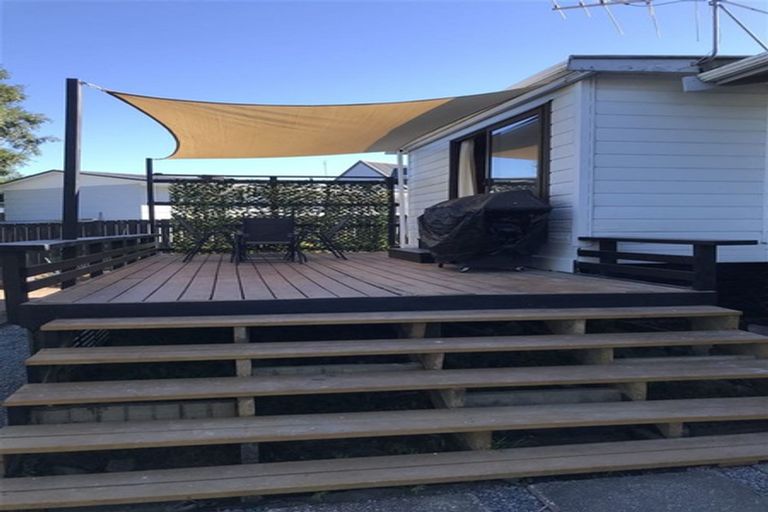 Photo of property in 12 Wesleydale Place, Papakura, 2110