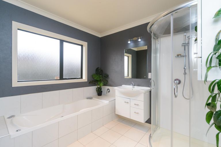 Photo of property in 46 Peter Hall Drive, Kelvin Grove, Palmerston North, 4414
