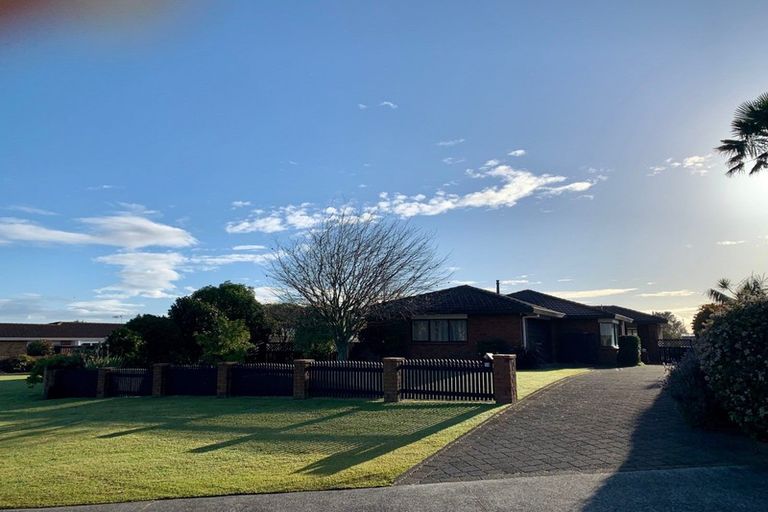 Photo of property in 18 Claridge Place, Mount Maunganui, 3116