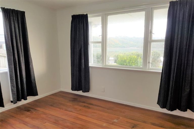 Photo of property in 28 Papakowhai Road, Papakowhai, Porirua, 5024
