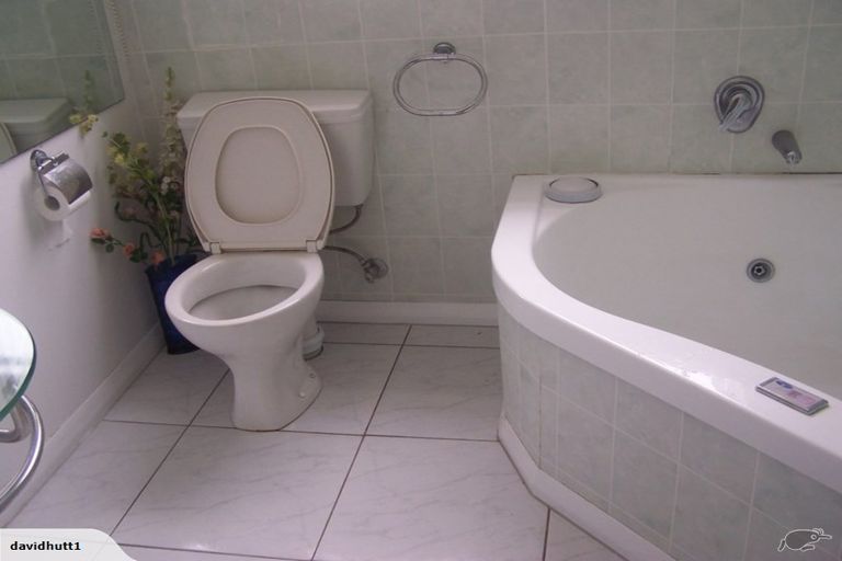 Photo of property in 42 Kamahi Street, Stokes Valley, Lower Hutt, 5019