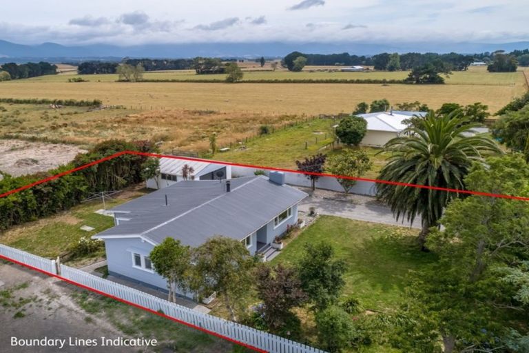 Photo of property in 2752 Lake Ferry Road, Pirinoa, Featherston, 5772