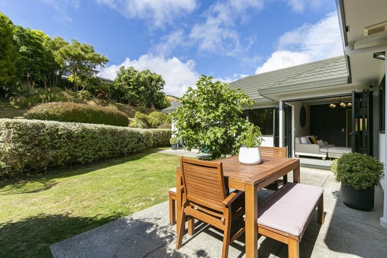 Photo of property in 141 Woodman Drive, Tawa, Wellington, 5028