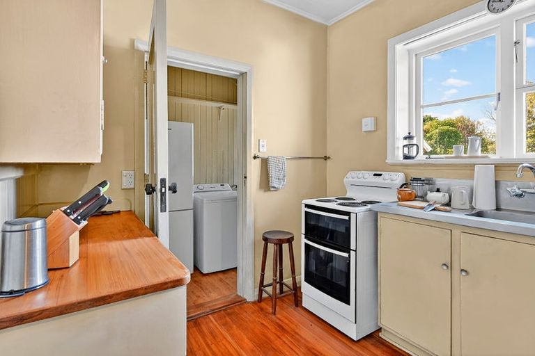 Photo of property in 1a Handley Avenue, Narrow Neck, Auckland, 0624