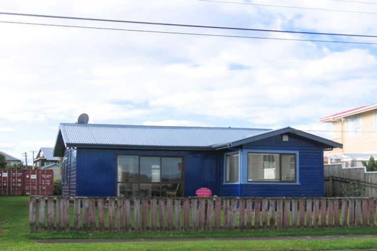 Photo of property in 51 Hartley Street, Foxton Beach, Foxton, 4815