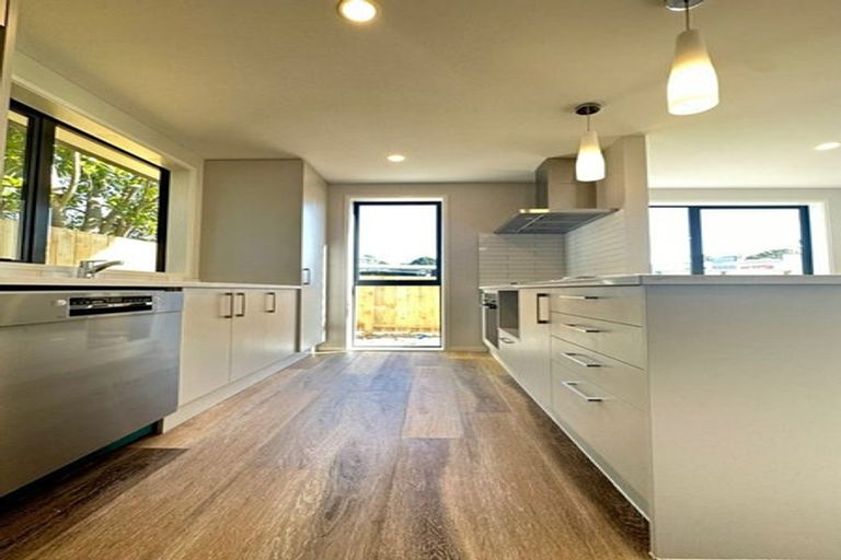 Photo of property in 365a Don Buck Road, Massey, Auckland, 0614