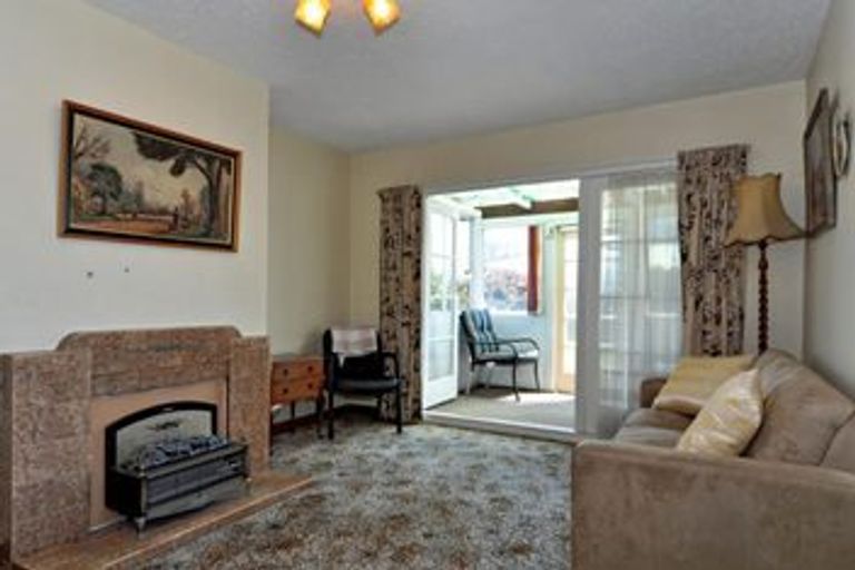 Photo of property in 11 Curletts Road, Sockburn, Christchurch, 8042