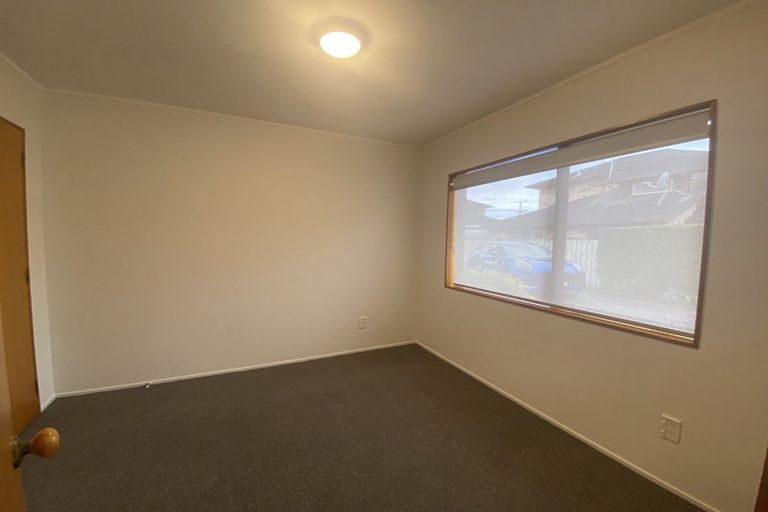 Photo of property in 2/32 Riverside Road, Orewa, 0931