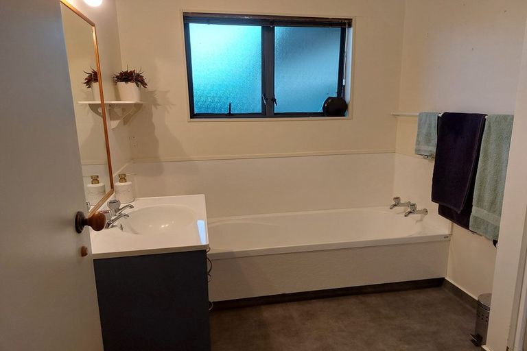 Photo of property in 20 Madgwick Place, Ngatea, 3503