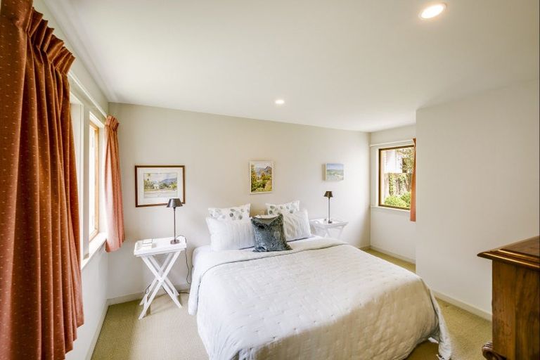 Photo of property in 77 Black Barn Road, Havelock North, 4294