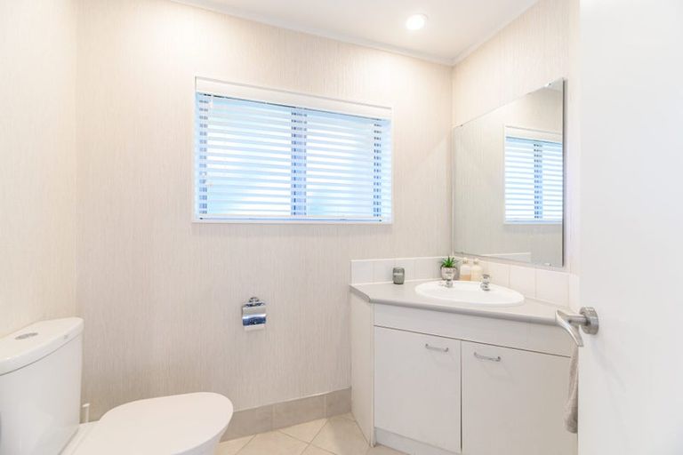 Photo of property in 2/27 Leicester Parade, Somerville, Auckland, 2014