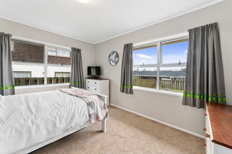 Photo of property in 3 Luxor Place, Pomare, Rotorua, 3015