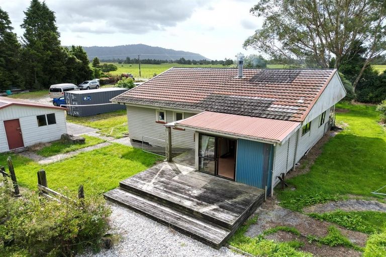 Photo of property in 3 Whataroa Highway, Whataroa, 7886