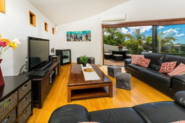 Photo of property in 64 Kate Sheppard Avenue, Torbay, Auckland, 0630