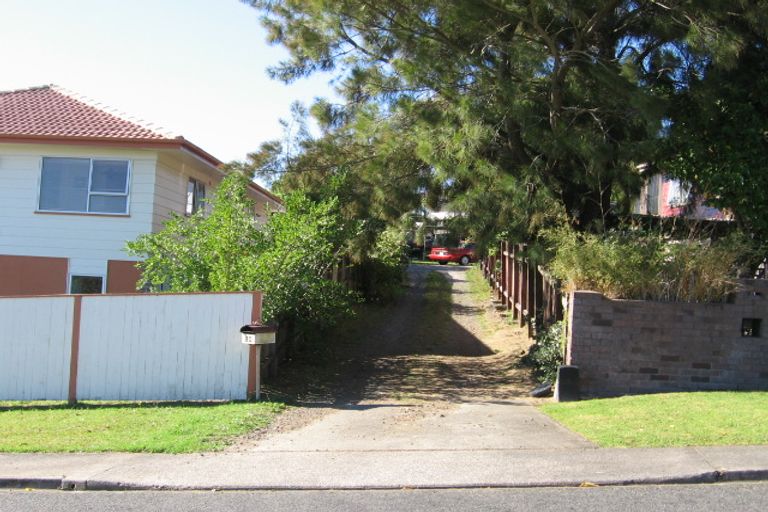 Photo of property in 14 Pahi Place, West Harbour, Auckland, 0618