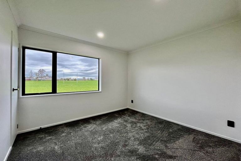 Photo of property in 8e Woburn Street, Mangere East, Auckland, 2024