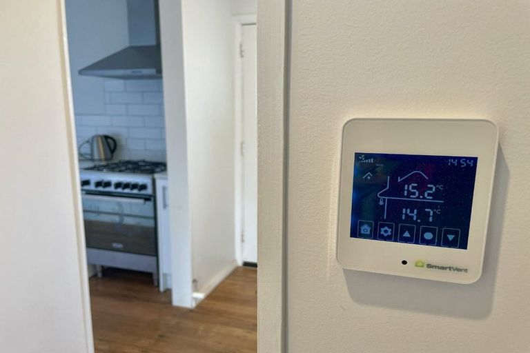 Photo of property in 211 Cambridge Terrace, Naenae, Lower Hutt, 5011