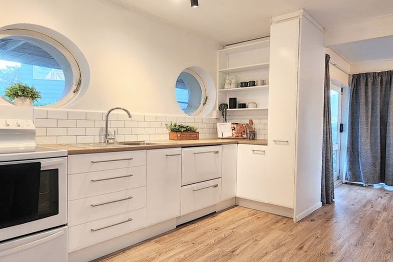 Photo of property in 98a Karewa Parade, Papamoa Beach, Papamoa, 3118