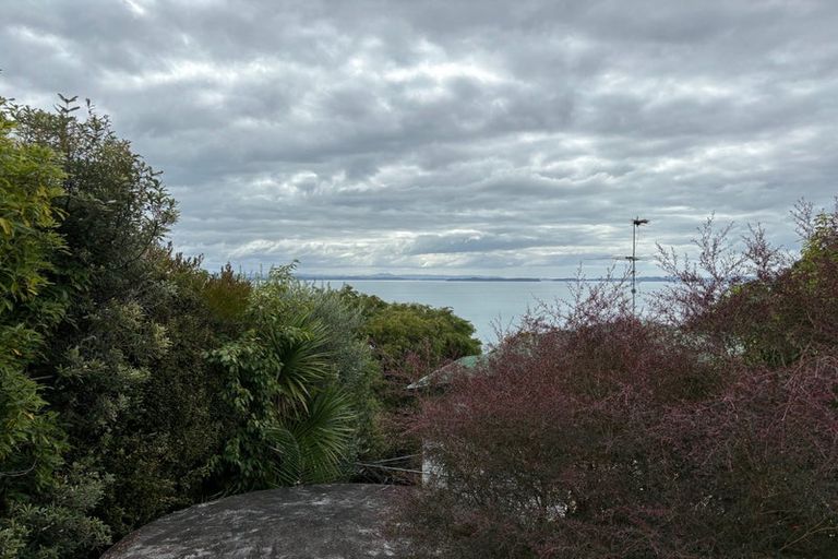 Photo of property in 106 Pacific Parade, Army Bay, Whangaparaoa, 0930